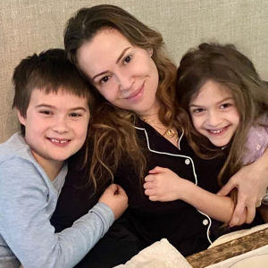 Alyssa Milano et ses deux enfants, Milo et Elizabella.