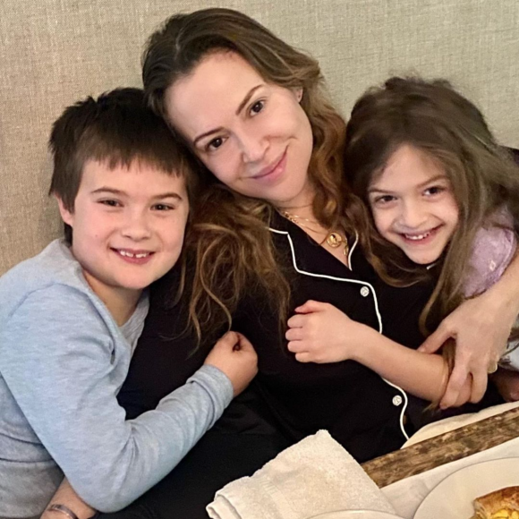 Alyssa Milano et ses deux enfants, Milo et Elizabella.