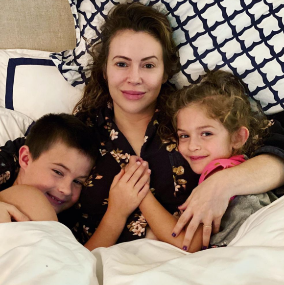 Alyssa Milano et ses deux enfants, Elizabella et Milo. Mai 2020.