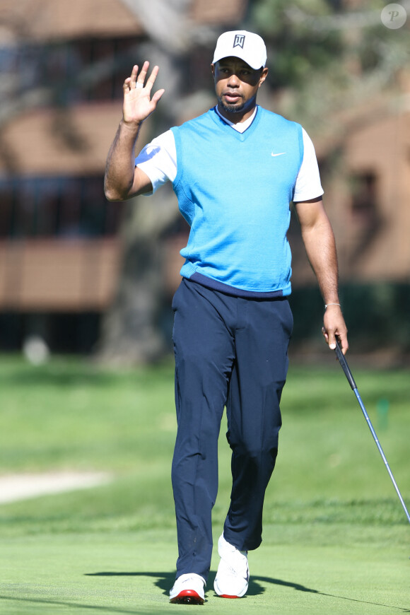 Tiger Woods est sorti de l'hôpital et est rentré à son domicile pour poursuivre sa convalescence.
