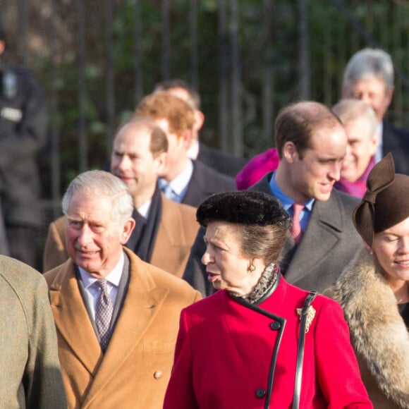 Le prince Charles, prince de Galles, la princesse Anne, Autumn Phillips, Peter Phillips, le prince Philip, duc d'Edimbourg, Tim Laurence, le prince William, le duc de Cambridge, Catherine Kate Middleton, la duchesse de Cambridge enceinte et le prince Harry - La reine, accompagnée des membres de la famille royale anglaise, assiste à la messe de Noël à Sandringham, le 25 décembre 2014.
