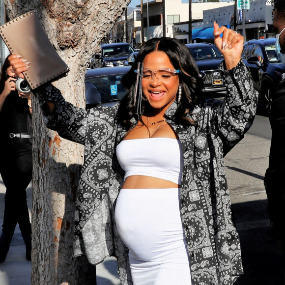 Christina Milian, enceinte, inaugure son Beignet Box Cafe à Studio City.