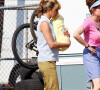 Jennifer Aniston, ici photographiée sur le tournage du film 'We're The Millers', aurait l'intention d'adopter un enfant.