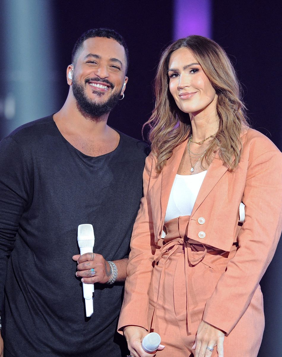 Exclusif - Slimane et Vitaa à l'enregistrement de l'émission "Duos Mystères" à la Seine Musicale à Paris. Le 2 février 2021 © Gaffiot-Moreau / Bestimage