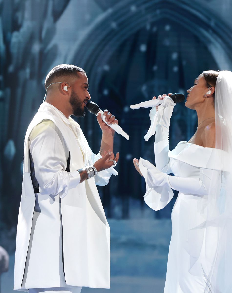 Slimane et Vitaa à la 22e édition des NRJ Music Awards à la Seine musicale, le 5 décembre 2020.