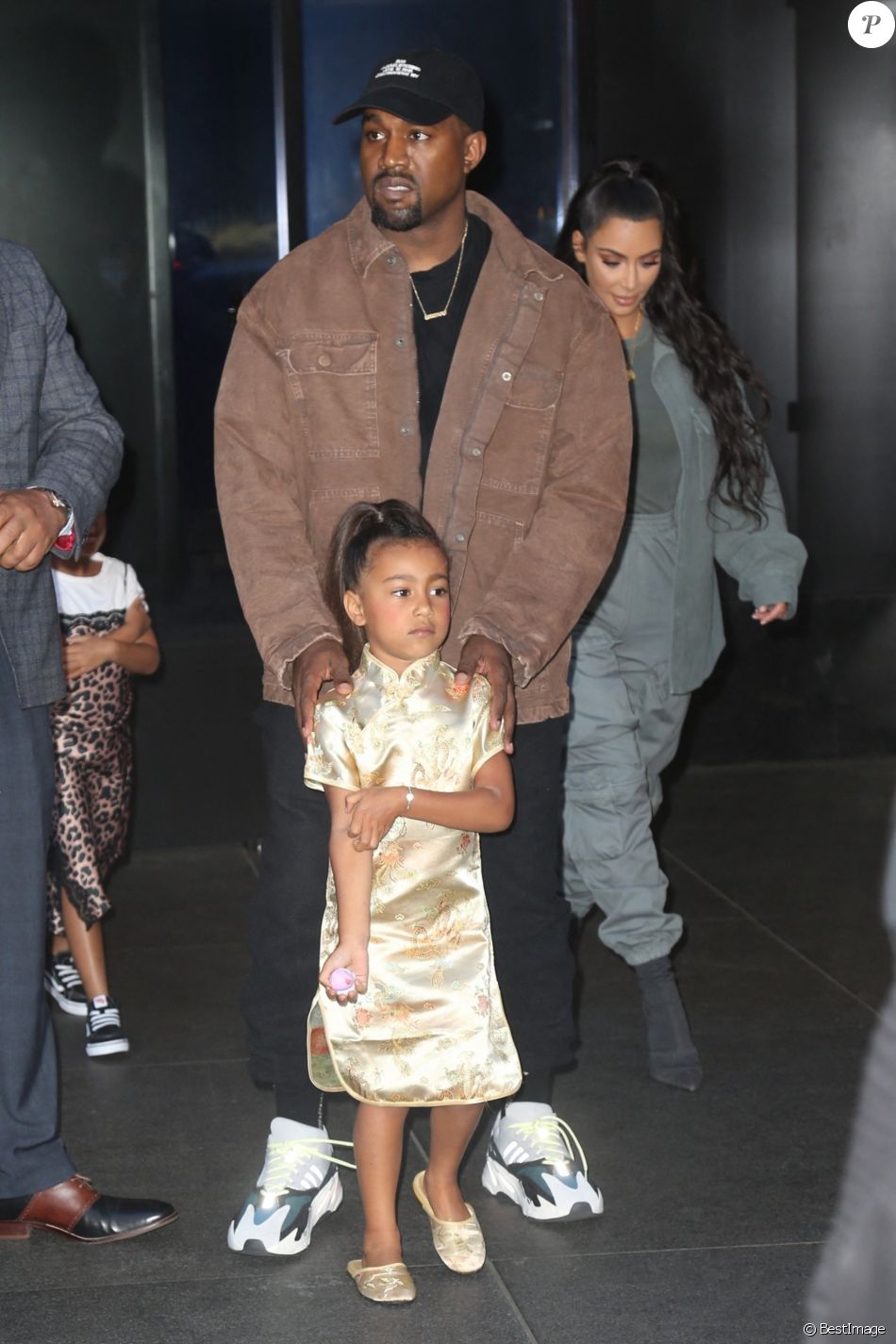 Kim Kardashian avec son mari Kanye West fêtent les 5 ans de leur fille North West accopagnée de son amie Ryan à New York le 15 juin 2018.