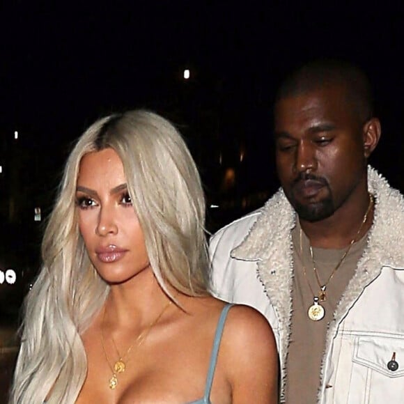 Kim Kardashian et son mari Kanye West arrivent au restaurant Petite Taqueria pour l'anniversaire de K. Jenner à West Hollywood, le 2 novembre 2017