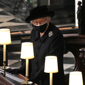 La reine Elisabeth II d'Angleterre - Funérailles du prince Philip, duc d'Edimbourg à la chapelle Saint-Georges du château de Windsor.