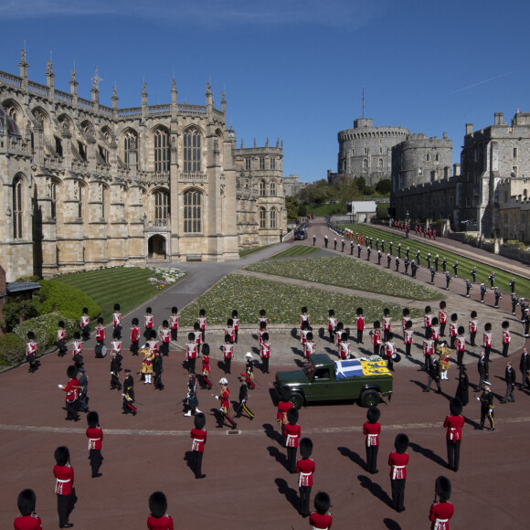 Le prince Charles, prince de Galles, la princesse Anne, le prince Andrew, duc d'York, le prince William, duc de Cambridge, David Armstrong-Jones, comte de Snowdon, Peter Phillips, la princesse Anne, le prince Edward, comte de Wessex, le prince Harry, duc de Sussex, Sir Timothy Laurence - Arrivées aux funérailles du prince Philip, duc d'Edimbourg à la chapelle Saint-Georges du château de Windsor, le 17 avril 2021.