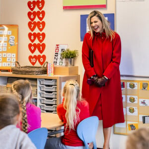 La reine Maxima des Pays-Bas visite l'école primaire chrétienne (CBS) Sabina van Egmond à Oud-Beijerland, Pays-Bas, le 18 février 2021.