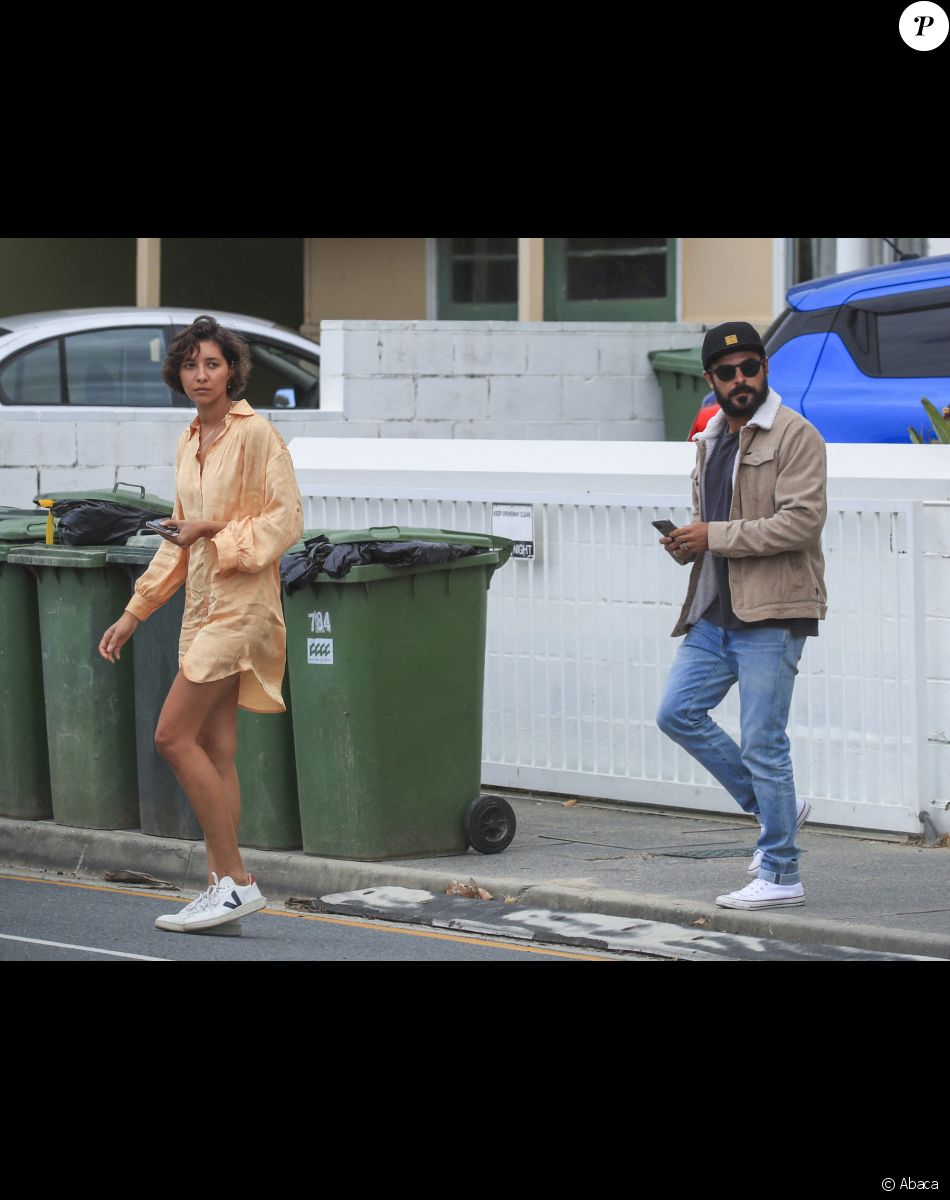Zac Efron et Vanessa Valladares à Byron Bay, en Australie. Le 22 octobre 2020.