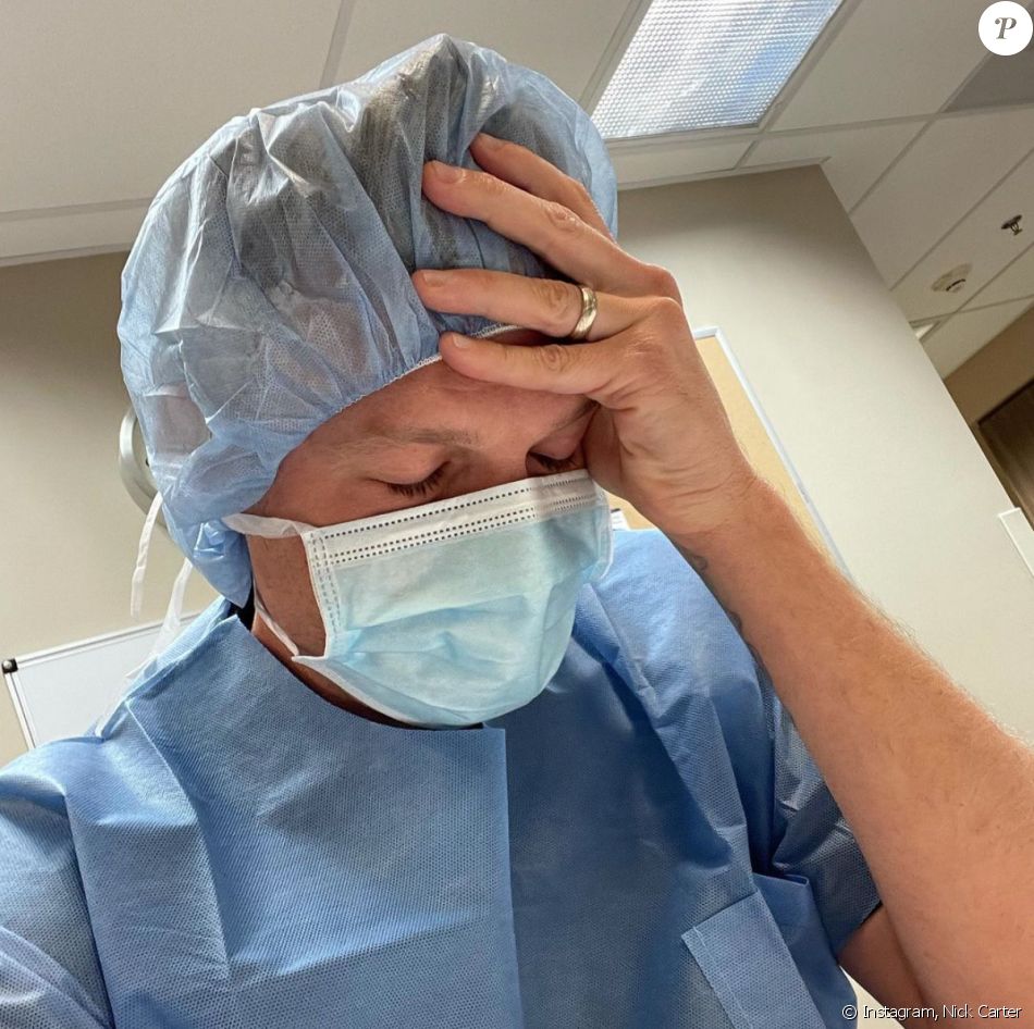 Nick Carter, à l'hôpital pendant l'accouchement de son épouse Lauren Kitt Carter. Avril 2021.