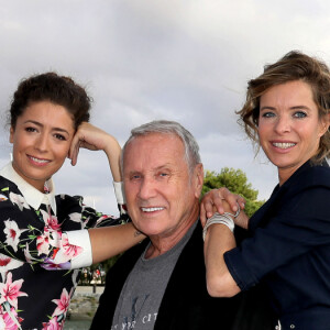 Exclusif - Yves Rénier pose avec ses deux filles Samantha et Lola lors du festival international du film de La Rochelle, France, le 13 septembre 2018. © Patrick Bernard/Bestimage