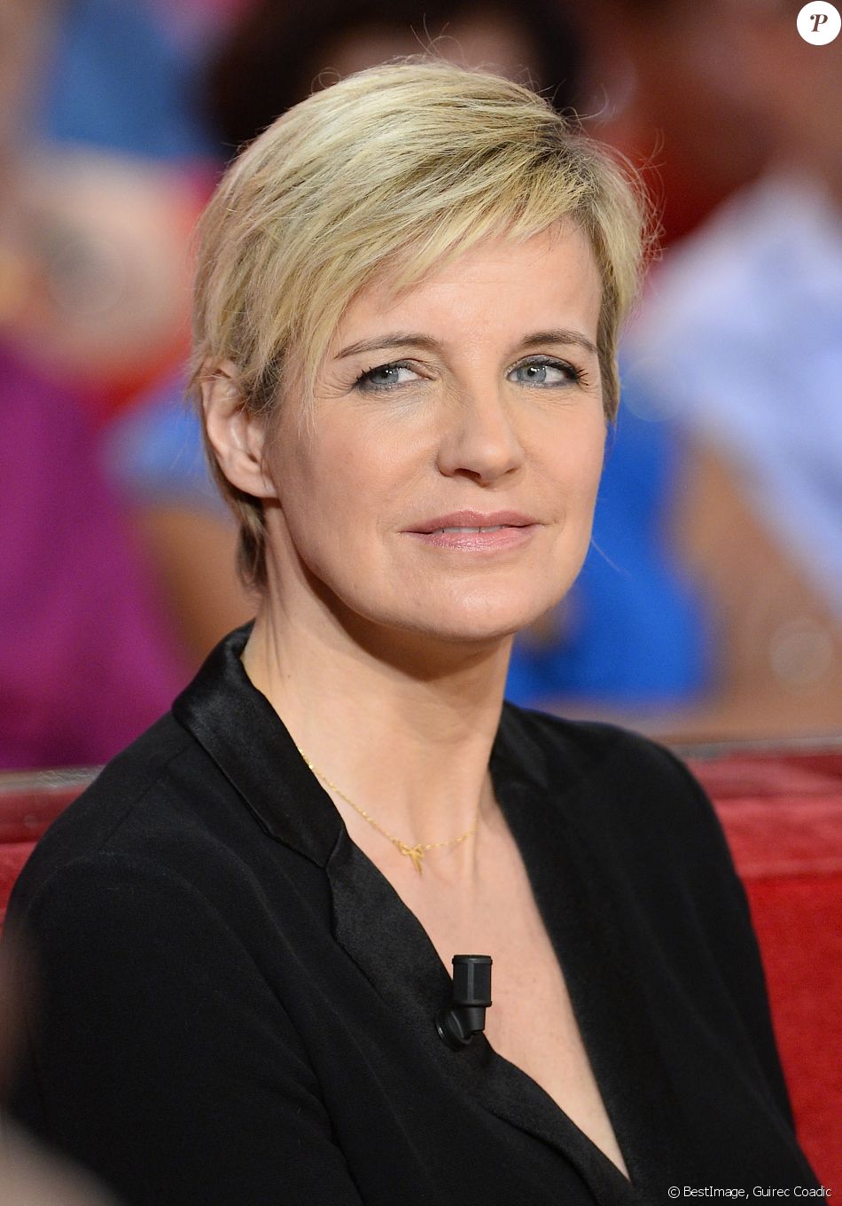 Céline Géraud - Enregistrement de l'émission "Vivement Dimanche" à Paris le 04 novembre 2015 et qui sera diffusée le 08 novembre, France télévisions en Féte. Le magazine sportif "Stade 2" fête ses 40 ans alors que l'émission "Télématin"" fête ses 30 ans. Coadic Guirec / Bestimage