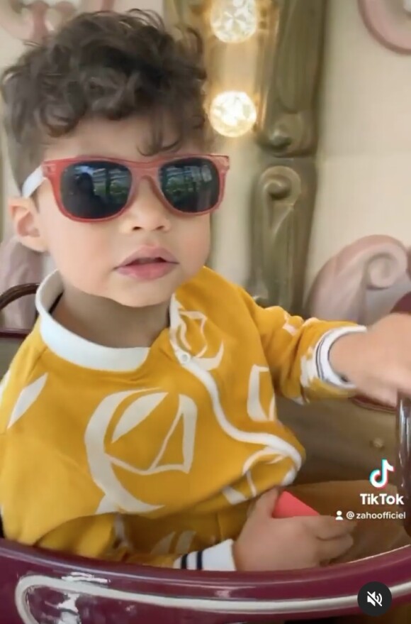 Zaho partage une vidéo de son fils Naïm sur les réseaux sociaux. Le 25 avril 2021.