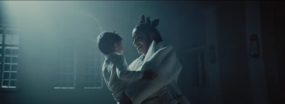 Zaho et son fils Naïm dans le clip de "Ma lune", dévoilé sur Youtube le 26 mars 2021.