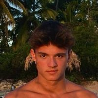 Tom Pernaut : Le fils de Jean-Pierre tout en muscles sur la plage