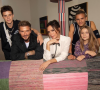 David Beckham, Victoria Beckham et leurs enfants Cruz, Harper et Romeo lors du défilé Victoria Beckham printemps-été 2021, à la Fashion Week de Londres.