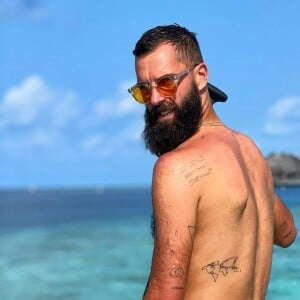 Benoît Paire en vacances aux Maldives avec sa belle Julie Bertin.