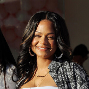 Christina Milian, enceinte, inaugure son food truck Beignet Box à Studio City le 9 avril 2021. 