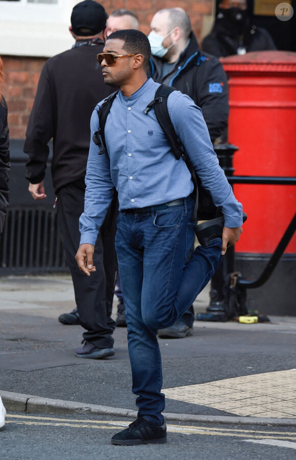 Exclusif - L'acteur britannique Noel Clarke tourne la série "Viewpoint" à Manchester pour la chaîne de télévision britannique ITV. Le 10 septembre 2020. 