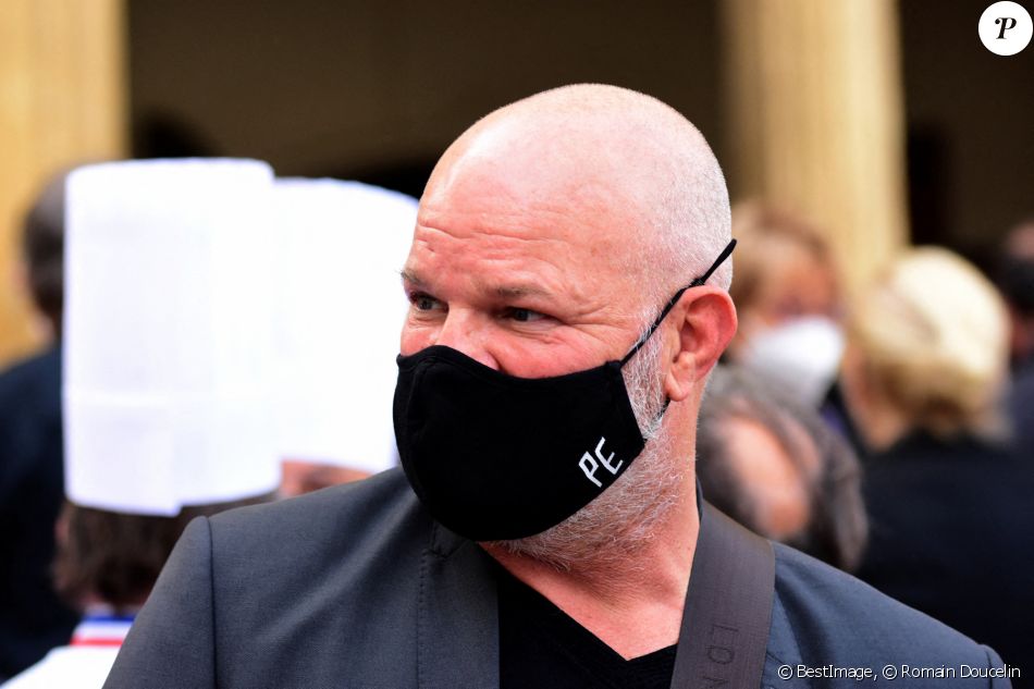 Philippe Etchebest - Les obsèques de Pierre Troisgros, mythique chef 3 étoiles, en l'église Notre Dame des Victoires à Roanne, le 29 septembre 2020. Plusieurs personnalites étaient présentes lors des obsèques pour rendre un dernier hommage au chef. © Romain Doucelin/Bestimage
