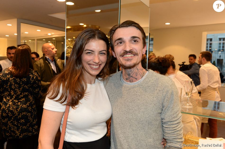 Paloma Coquant et son compagnon Guillaume Sanchez (Top chef 2017) lors de l'inauguration de la boutique éphémère Maison Carte d'Or à Paris, France, le 4 mai 2017. © Rachid Bellak/Bestimage