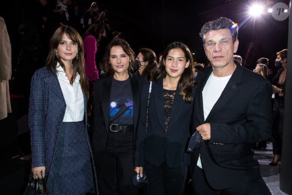 Exclusif - Joséphine Japy, Virginie Ledoyen, Marc Lavoine et sa femme Line Papin lors du défilé Etam Live Show 2020 à Paris, le 30 septembre 2020. © Pool Agence Bestimage