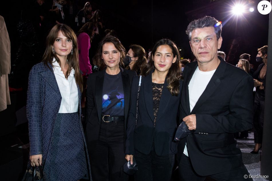 Exclusif - Joséphine Japy, Virginie Ledoyen, Marc Lavoine et sa femme Line Papin lors du défilé Etam Live Show 2020 à Paris, le 30 septembre 2020. © Pool Agence Bestimage
