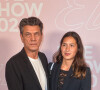 Marc Lavoine et Line Papin - Photocall du défilé Etam Live Show 2020 à Paris le 29 septembre 2020. © Pool Agence Bestimage