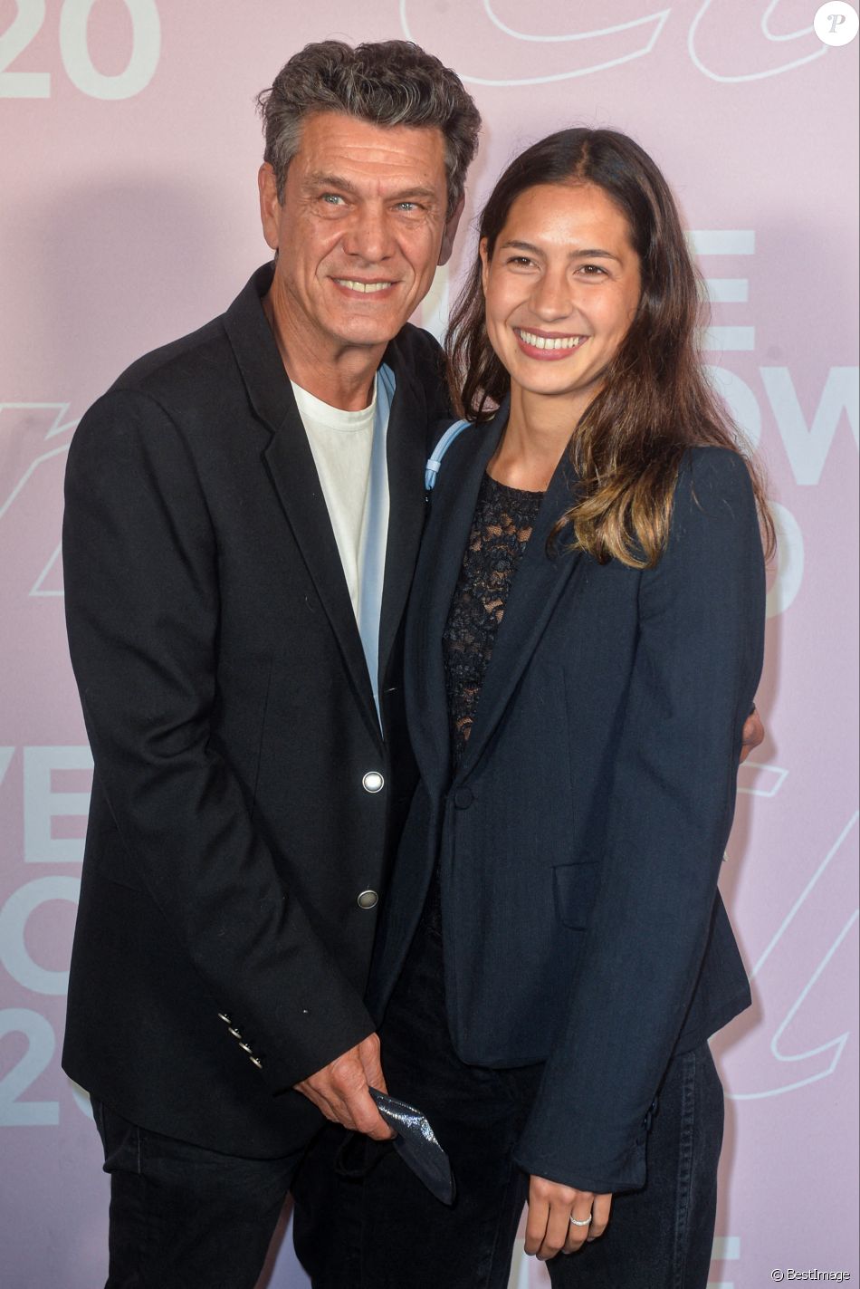 Marc Lavoine et Line Papin - Photocall du défilé Etam Live Show 2020 à Paris le 29 septembre 2020. © Pool Agence Bestimage