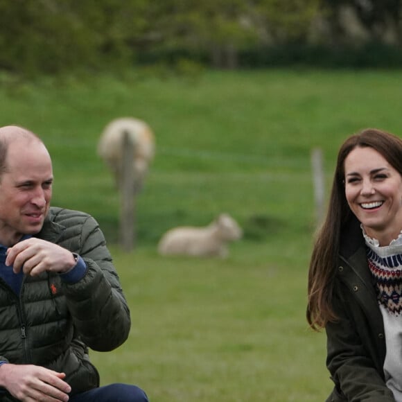 Le prince William, duc de Cambridge, et Catherine (Kate) Middleton, duchesse de Cambridge, visitent la ferme du manoir à Little Stainton, Royaume Uni, le 27 avril 2021.