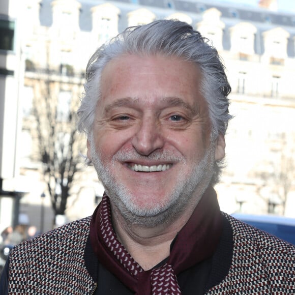 Gilbert Rozon dans la rue à Paris le 3 février 2017.
Bestimage