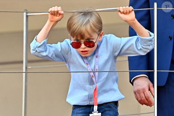 Le prince Jacques de Monaco - Les enfants du prince Albert II de Monaco assistent au E-Prix De Monaco 2021 depuis le podium le 8 mai 2021 © Bruno Bebert / Bestimage
