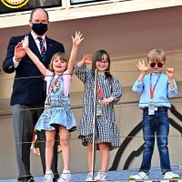 Jacques et Gabriella frétillants : les jumeaux amusent la galerie pendant l'E-Prix de Monaco