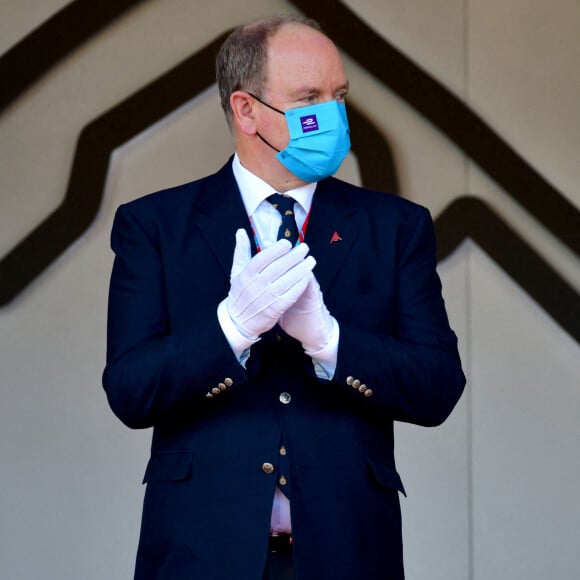 Le prince Albert II de Monaco - Le prince Albert II de Monaco et ses enfants sur le podium du E-Prix De Monaco 2021 le 8 mai 2021 © Bruno Bebert / Bestimage