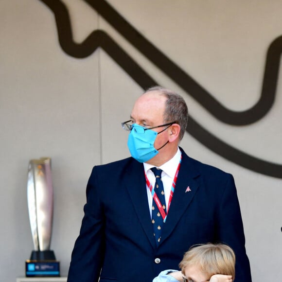 Le prince Albert II de Monaco, le prince Jacques, Pierre Casiraghi - Le prince Albert II et ses enfants au départ de la 4ème édition du E-Prix De Monaco 2021 le 8 mai 2021. © Bruno Bebert / Bestimage