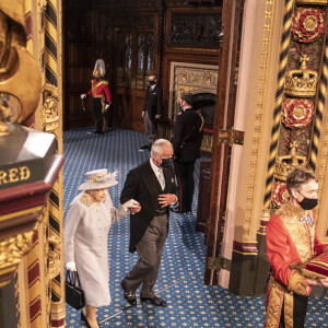 La reine Elisabeth II d'Angleterre, le prince Charles, prince de Galles et la couronne impériale de l'État - La reine d'Angleterre va prononcer son discours d'ouverture de la session parlementaire à la Chambre des lords au palais de Westminster à Londres, Royaume Uni, le 11 mai 2021.
