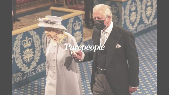 Elizabeth II main dans la main avec Charles : la reine de retour après le décès de son mari Philip