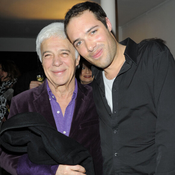 Exclusif - Guy Bedos et son fils Nicolas lors de la générale de la pièce "Promenade de santé" au théâtre de la Pépinière, à Paris. Rindoff/Guirec/Bestimage. 