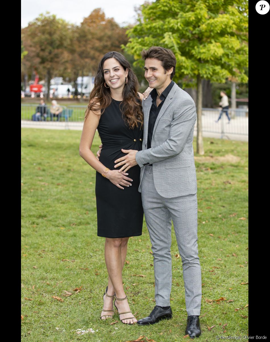 Anouchka Delon enceinte et son compagnon Julien Dereims - Arrivées au défilé Elie Saab "Collection Prêt-à-Porter Printemps/Eté 2020" lors de la Fashion Week de Paris (PFW), le 28 septembre 2019. © Olivier Borde / Bestimage