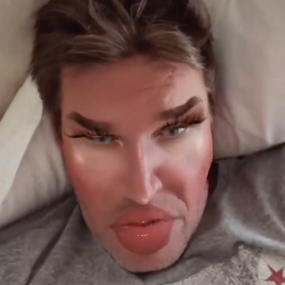 Benjamin Castaldi rassure ses followers après avoir contracté la Covid-19 dans sa story Instagram du 15 mai 2021.