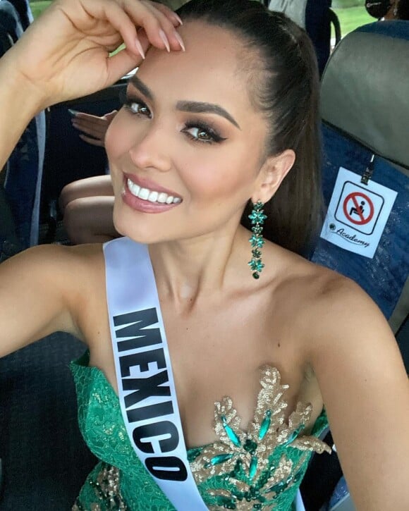 Andrea Meza, notre nouvelle Miss Univers, prend la pose sur Instagram avant son sacre. Cette ingénireure en informatique est particulière engagée dans le féminisme, vegan et patronne de sa propre marque de vêtements.