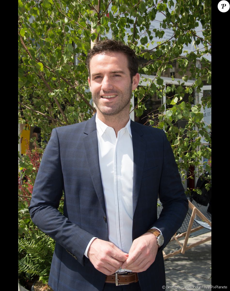 Marc Hay pésentateur météo sur BFM - 16 ème Forum International de la météo et du climat sur le parvis de l'Hôtel de ville de Paris le 25 Mai 2019 © Alexandre Fay / PixPlanete / Bestimage