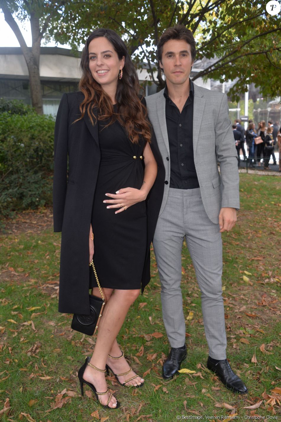 Anouchka Delon enceinte et son compagnon Julien Dereims - Arrivées au défilé Elie Saab "Collection Prêt-à-Porter Printemps/Eté 2020" lors de la Fashion Week de Paris (PFW), le 28 septembre 2019. © Veerren Ramsamy - Christophe Clovis / Bestimage