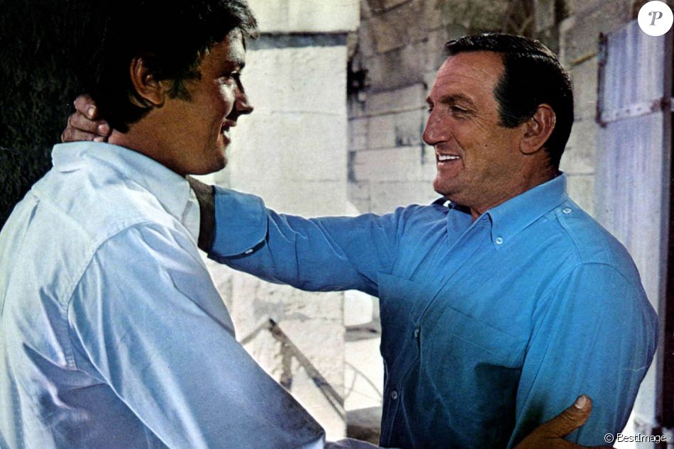 Archives - Alain Delon, Lino Ventura sur le tournage du film "Les aventuriers". 1967