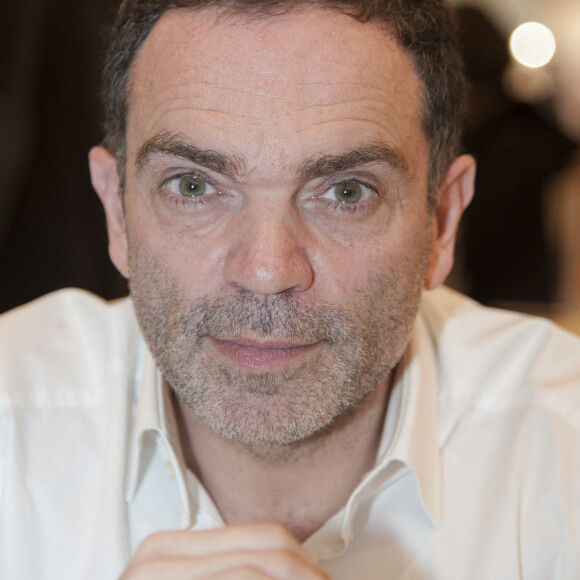 Yann Moix présent au "33ème Salon du Livre" au Parc des expositions de la Porte de Versailles (Paris 15e). © Pierre Perusseau/Bestimage