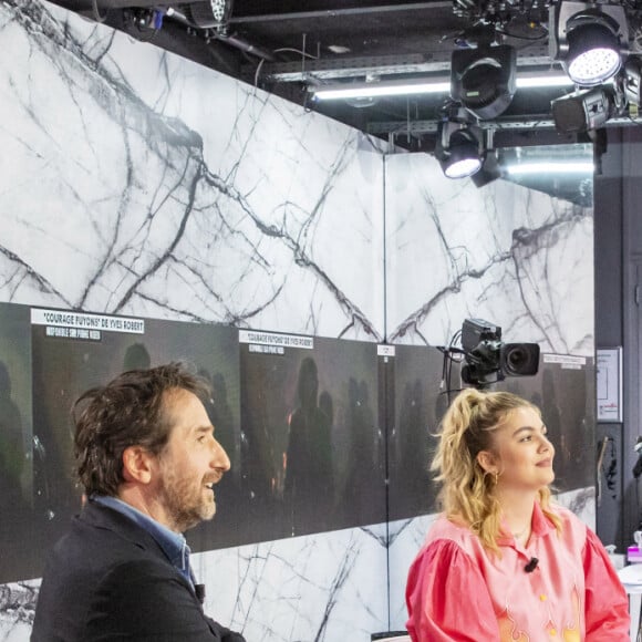 Exclusif - Edouard Baer, Louane, Catherine Ceylac - Enregistrement de l'émission Clique. Paris, le 26 février 2021. © Jack Tribeca / Bestimage