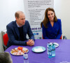 Le prince William, duc de Cambridge, et Kate Middleton, duchesse de Cambridge, visitent le centre de protection sociale de Turning Point Scotland à Coatbridge, en Écosse.