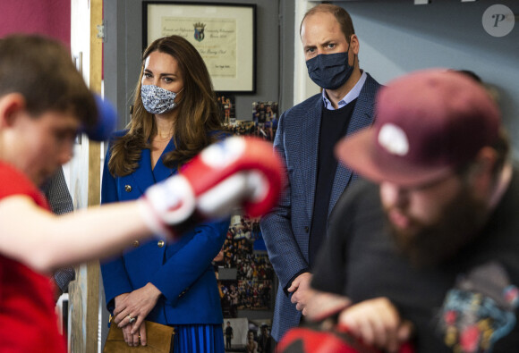 Le prince William et son épouse Kate Middleton, duchesse de Cambridge, visitent les locaux du centre Scottish Violence Reduction Unit à Prestonpans, en Écosse. Le 24 mai 2021.